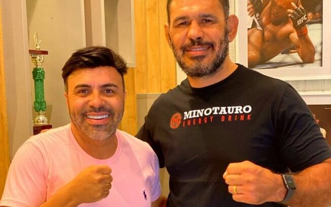Com apoio de Minotouro, apresentador da RedeTV se prepara para evento de MMA no Rio