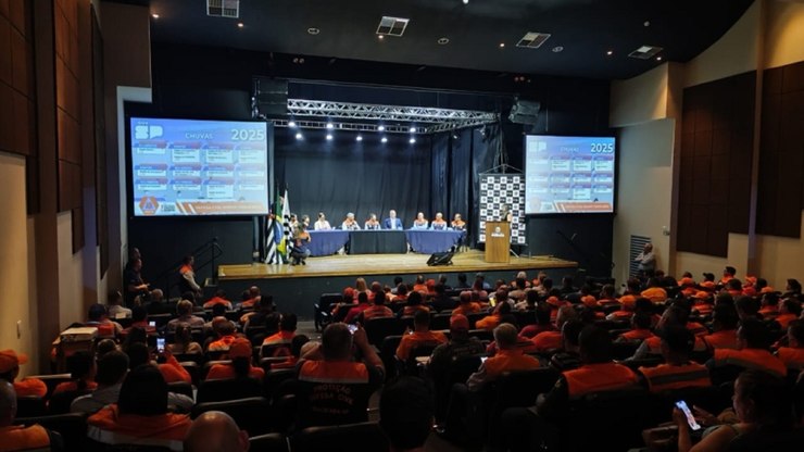 Defesa Civil de Vinhedo participa de evento sobre chuvas intensas