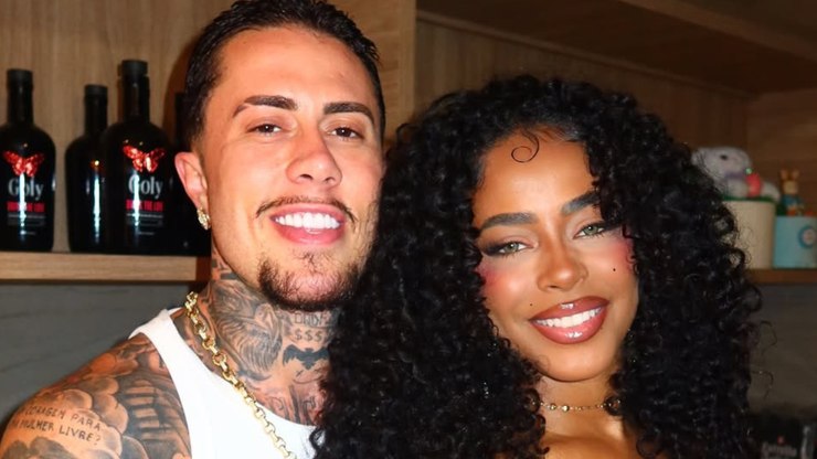 Lorena%20Maria%20rebate%20MC%20Daniel%20e%20exp%C3%B5e%20prints%20sobre%20trai%C3%A7%C3%A3o