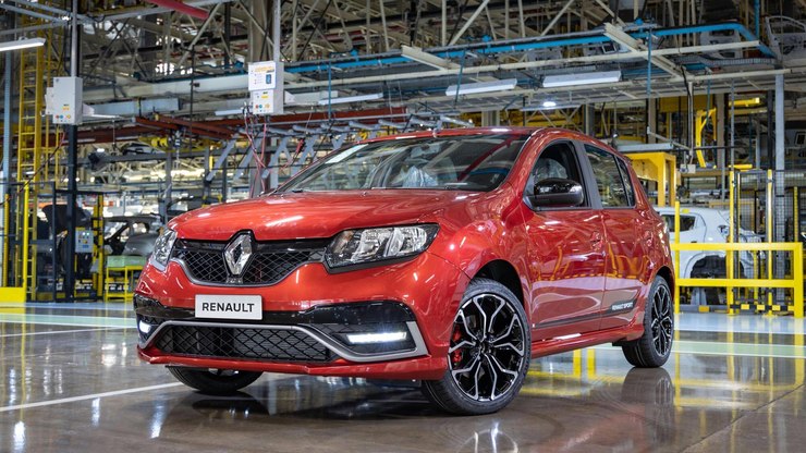 Renault%20Sandero%3A%20a%20trajet%C3%B3ria%20completa%20do%20compacto%20franc%C3%AAs