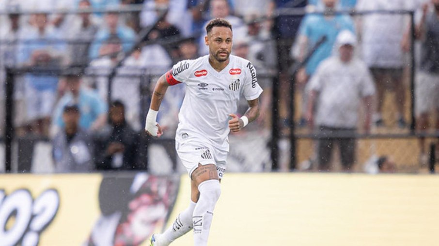 Neymar em ação pelo Santos atualmente