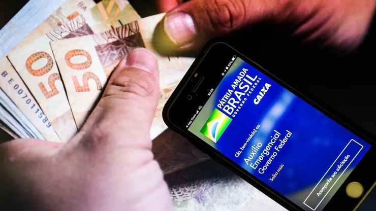 Auxílio Emergencial: governo cobra R$ 478 mi pagos indevidamente