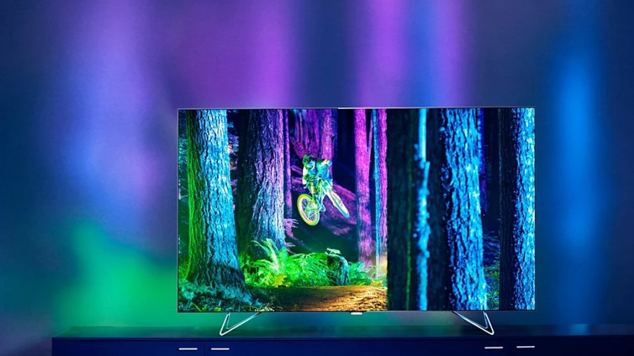 Smart TV com recurso Ambilight da Philips está em oferta na Amazon Smart TV com recurso Ambilight da Philips está em oferta na Amazon