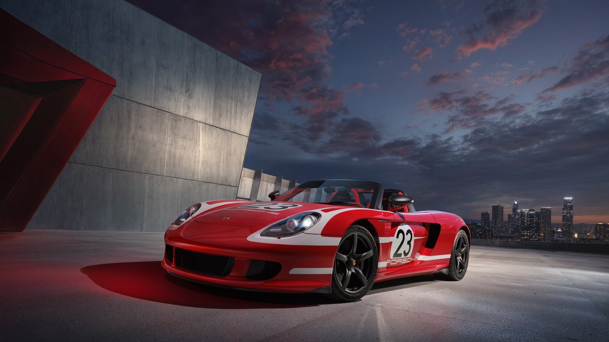 Porsche restaura Carrera GT e aplica pintura inspirada em Le Mans