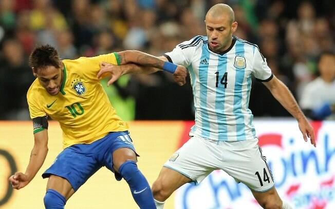 Neymar e Mascherano em Brasil x Argentina