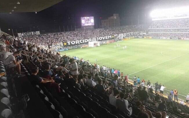 Santos abre venda de ingressos para o jogo contra o Fortaleza nesta sábado