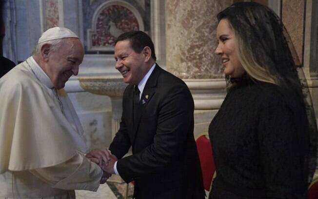 Vice-presidente e Papa conversaram após canonização