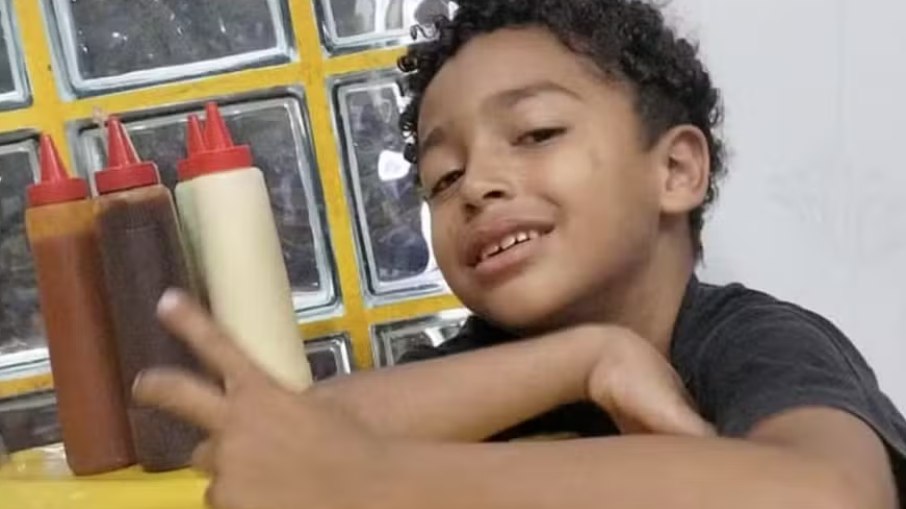 Édson Davi Silva Almeida, de 6 anos, está desaparecido
