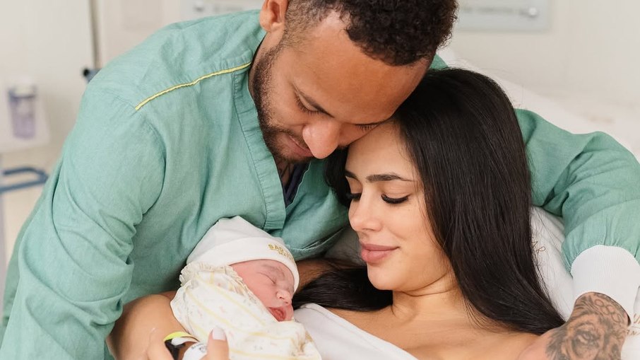 Neymar e Bruna Biancardi com Mel Neymar e Bruna Biancardi com Mel