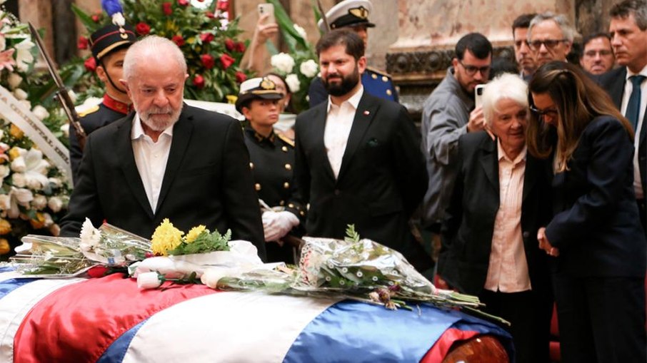 Lula discursou na cerimônia em Montevidéu Lula discursou na cerimônia em Montevidéu