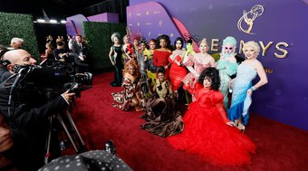 Drag queens roubam a cena no red carpet do Emmy Awards 2024