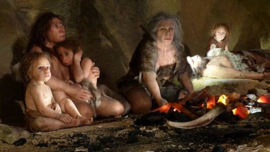 Imagem retrata neandertais em exposição em museu da Croácia