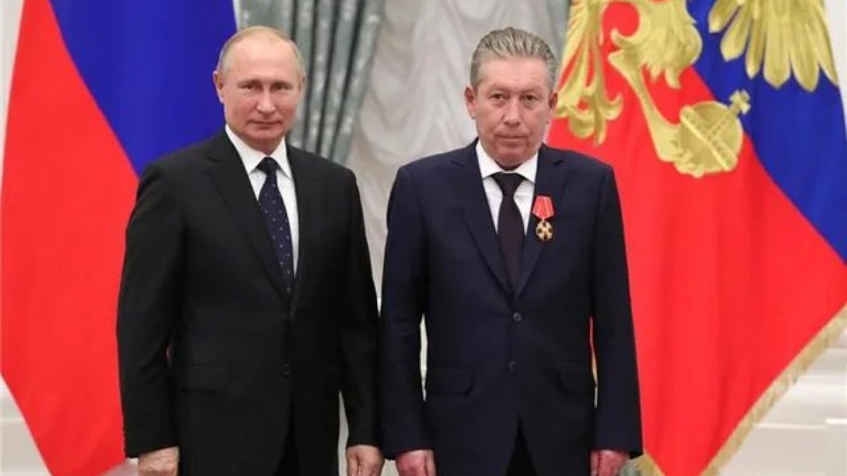 Ravil Maganov ao lado do presidente da Rússia, Vladimir Putin