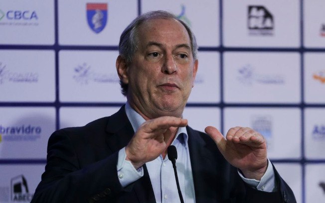 Ciro agradeceu a convivência com os filiados, mas afirmou que as divergências políticas e estratégicas se tornaram incontornáveis
