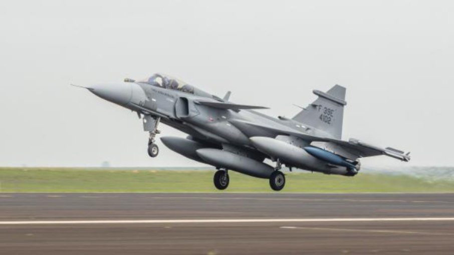 O jato F-39 Gripen, da FAB