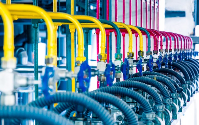 Escarfagem industrial ganha eficiência com mangueiras de borracha resistentes