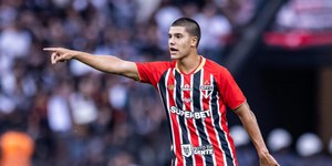 Jogador do São Paulo é preso suspeito de atropelar e matar idoso