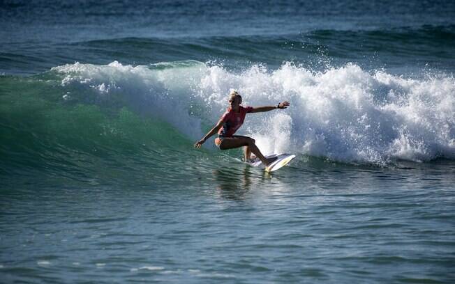 Tatiana é uma dos três brasileiros em torneio australiano de surfe