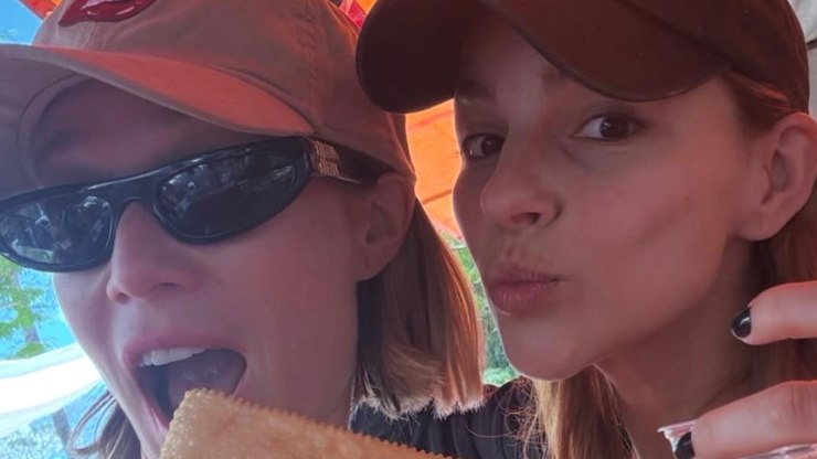 Mariana Ximenes ganha celebração de aniversário de atriz: "Irmã"
