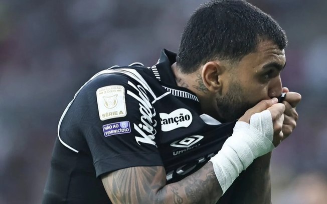 Coutinho desencantou com a camisa do Peixe no triunfo sobre o Fluminense