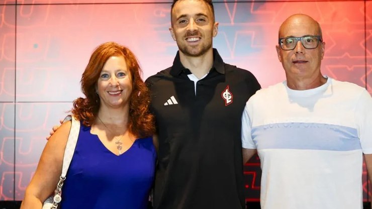 Família de Diogo Jota vai a estádio para jogo de Portugal na Copa