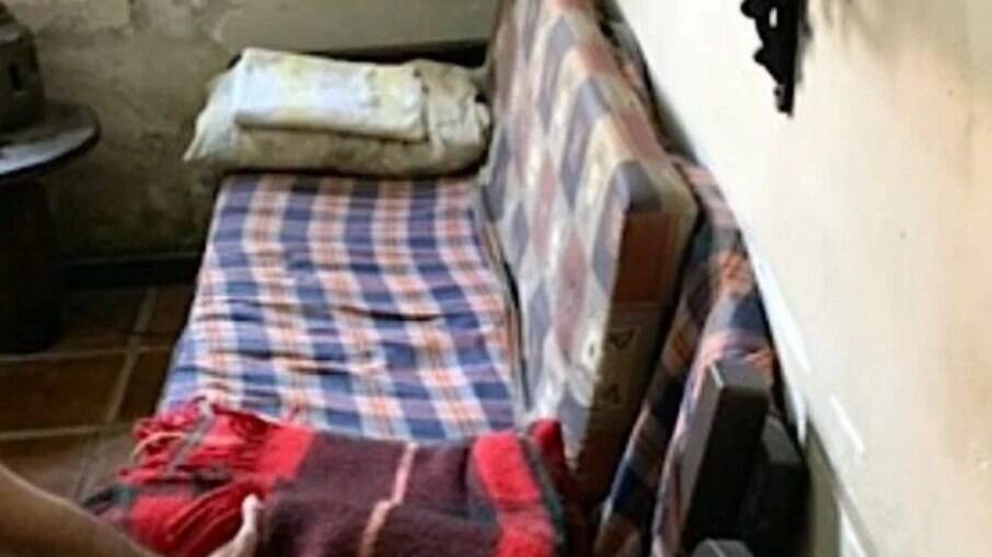 Idosa resgatada dormia em um sofá na antessala do quarto da empregadora, de quem era cuidadora