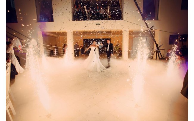 Tendências de casamento levam casais a economizar nas festas