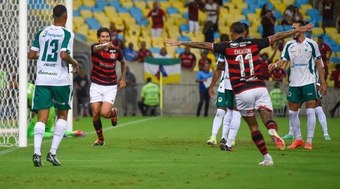 Flamengo goleia o Boavista e garante vaga nas semifinais do Carioca