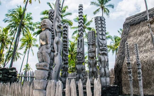 Lugar sagrado para os havaianos, o parque conta com elementos da cultura do estado, como totens característicos