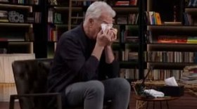 Pedro Bial cai no choro durante programa da Globo