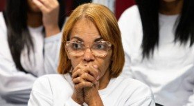 Flordelis é condenada a 50 anos de prisão pela morte de pastor