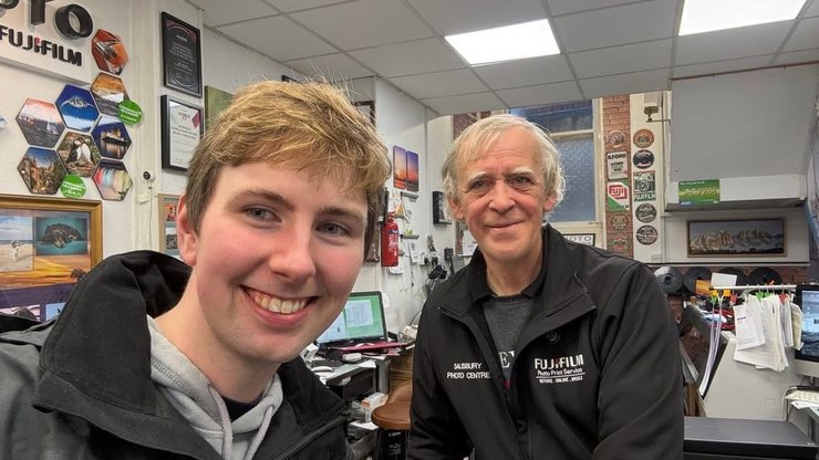 Homemencontra%20fotos%20de%2070%20anos%20atr%C3%A1s%20em%20c%C3%A2mera%20antiga%20