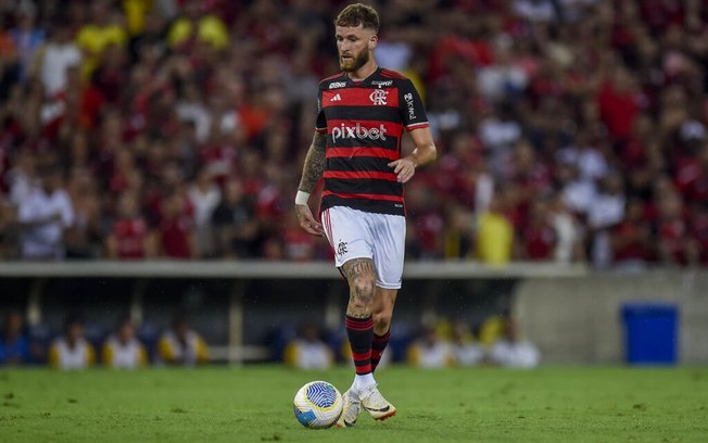 Léo Pereira em campo pelo Flamengo