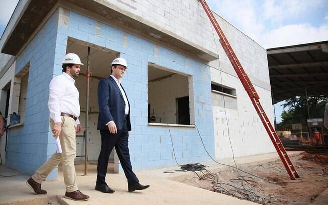 Secretário da Educação de São Paulo, Rossieli Soares, visita obras de reforma da escola Raul Brasil