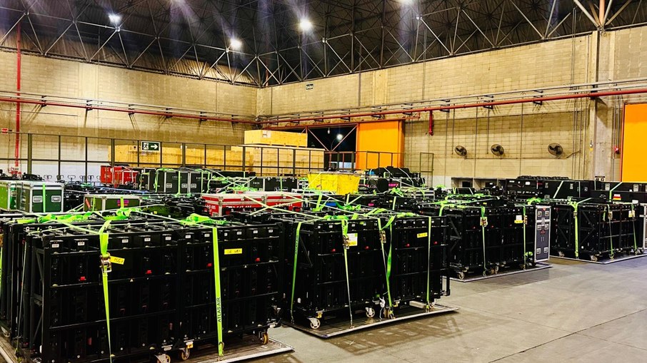 Com mais essa gigante operação logística, Viracopos segue se destacando em ser a porta de entrada e saída de equipamentos para grandes shows no Brasil