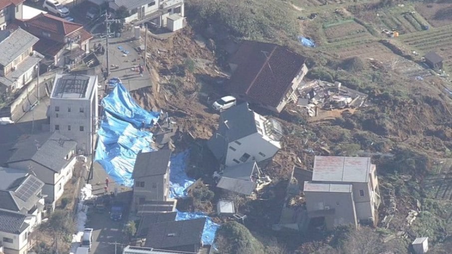 Terremoto no Japão levou ao desabamento de prédios e casas pelo país