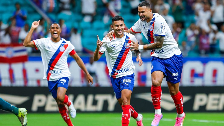 Bahia vence Chapecoense com facilidade no retorno do Brasileirão