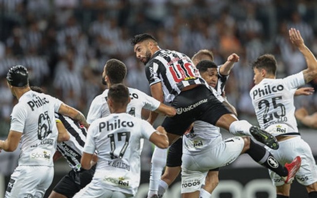 Último duelo contra o Santos marcou arrancada do Atlético-MG para título brasileiro