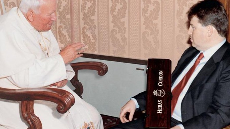 João Paulo II foi o primeiro papa a levar vinho da vinícola Heras Cordón para o Vaticano João Paulo II foi o primeiro papa a levar vinho da vinícola Heras Cordón para o Vaticano