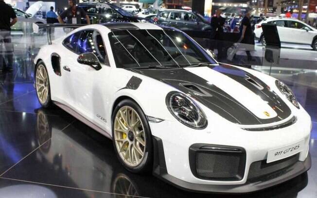 Outro superesportivo que chama atenção no Salão do Automóvel 2018 é o raro Porsche 911 GT2 RS