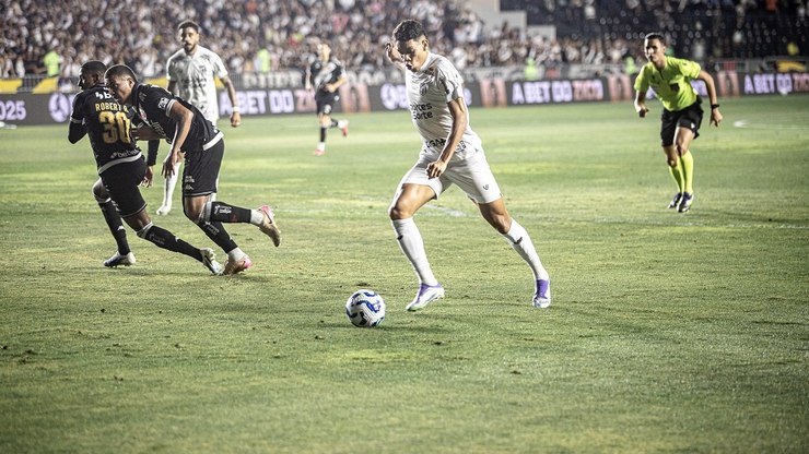 Caldeirão esfriou: desempenho de Diniz em casa preocupa o Vasco