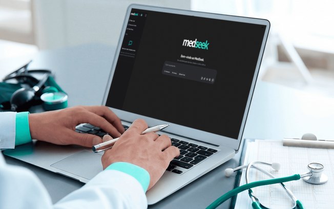 Liberty lança MedSeek, assistente de IA para a saúde