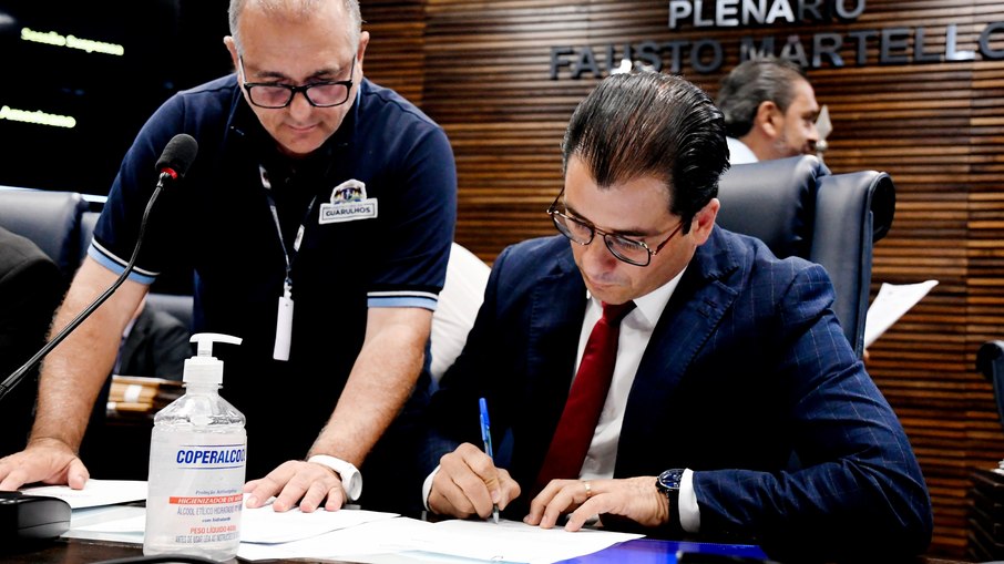 Todos os projetos serão encaminhados ao Poder Executivo para sanção do prefeito Guti. Todos os projetos serão encaminhados ao Poder Executivo para sanção do prefeito Guti.
