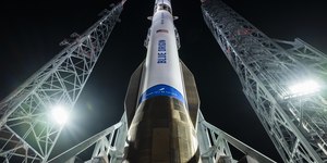 Rival de Musk, mega foguete de Jeff Bezos recebe aval para voar