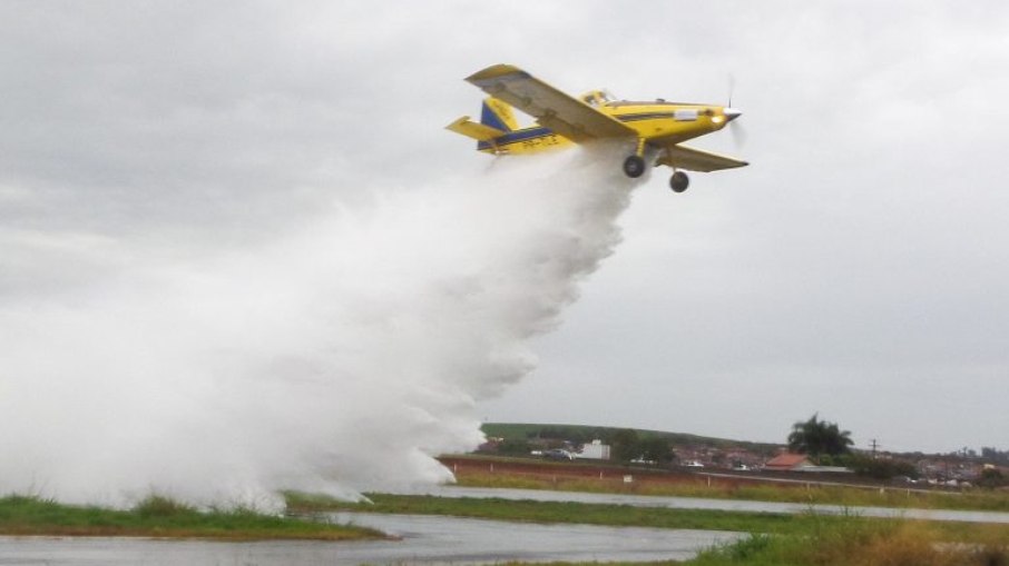 Câmara aprova PL que autoriza aviões agrícolas no combate de incêndios florestais