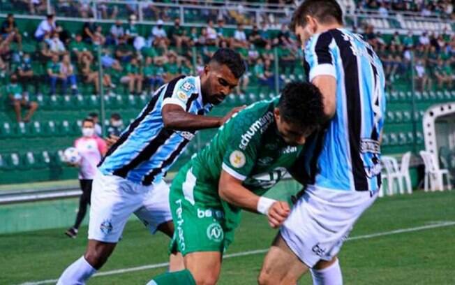 Felipe Endres reconhece Chapecoense abaixo do esperado contra o Grêmio