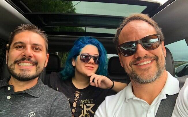 Ana Karolina Lannes com seus pais 