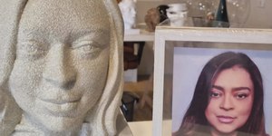 Preta Gil é homenageada com busto em cemitério no Rio