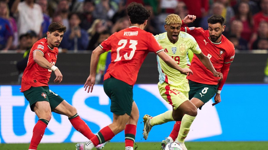 CR7 marca, Portugal vence nos pênaltis e leva a Nations League CR7 marca, Portugal vence nos pênaltis e leva a Nations League