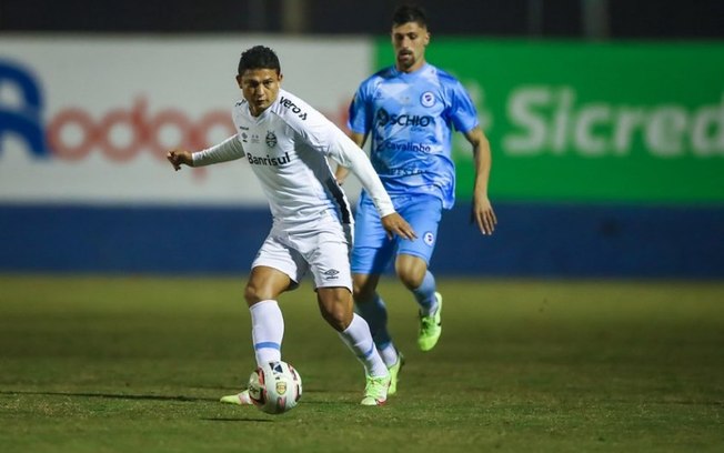 Elkeson fala sobre 'ansiedade' do Grêmio durante a má fase